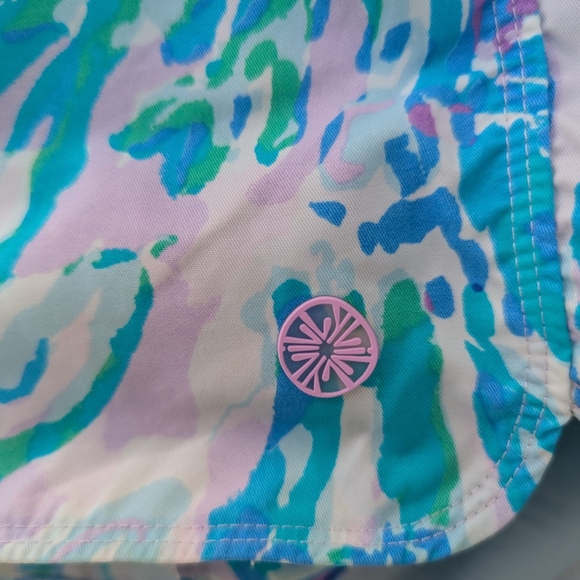 ⭐ Lilly Pulitzer SeaShell Ocean Theme Print Water Pull On Shorts - Picture 11 of 11